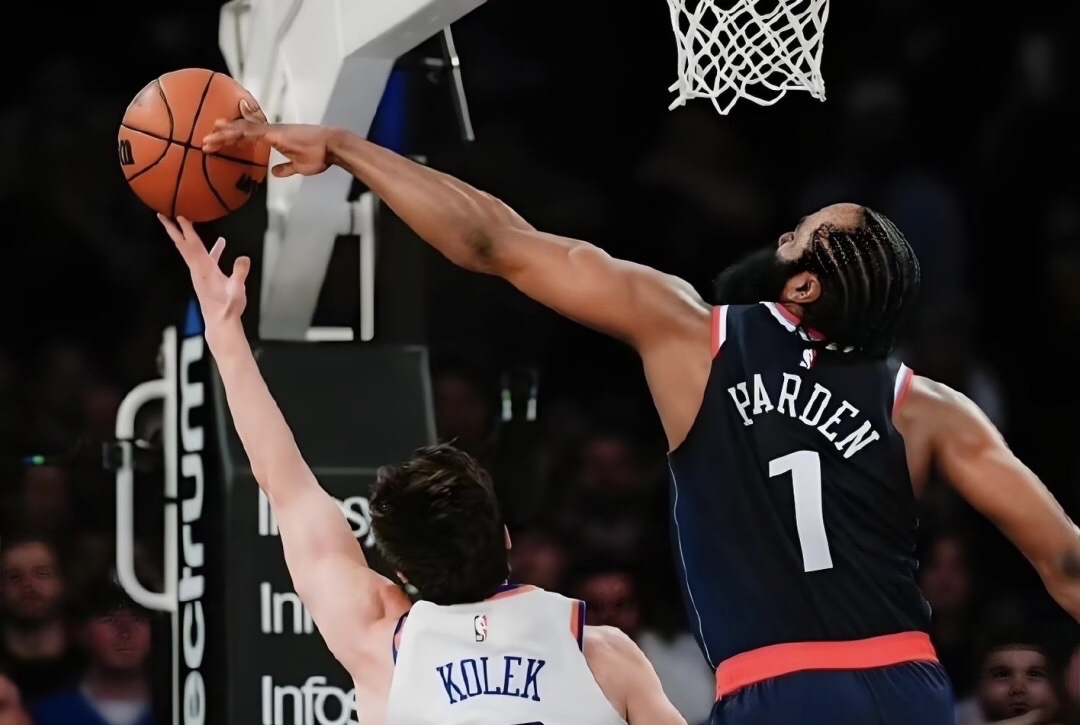 天博体育-洛杉矶快船训练开放日，今夜外线爆发引欢呼，社区盾在即，资深球员宣示担当