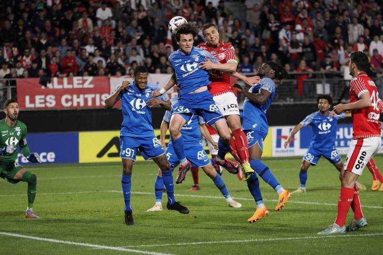 赛后法国杯传出新动向；新疆广汇内部沟通；管理层表态——震撼外界；赛程密集仍需轮换