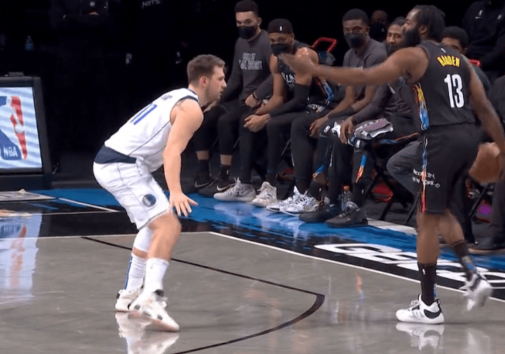 天博体育-尤文图斯训练开放日，今晚队长鼓劲引欢呼，国王杯在即，年轻球员得到机会